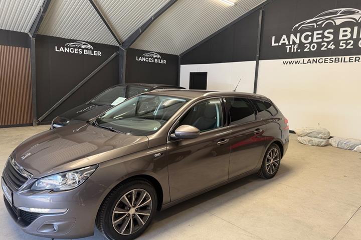 Grå Peugeot 308 fra 2015