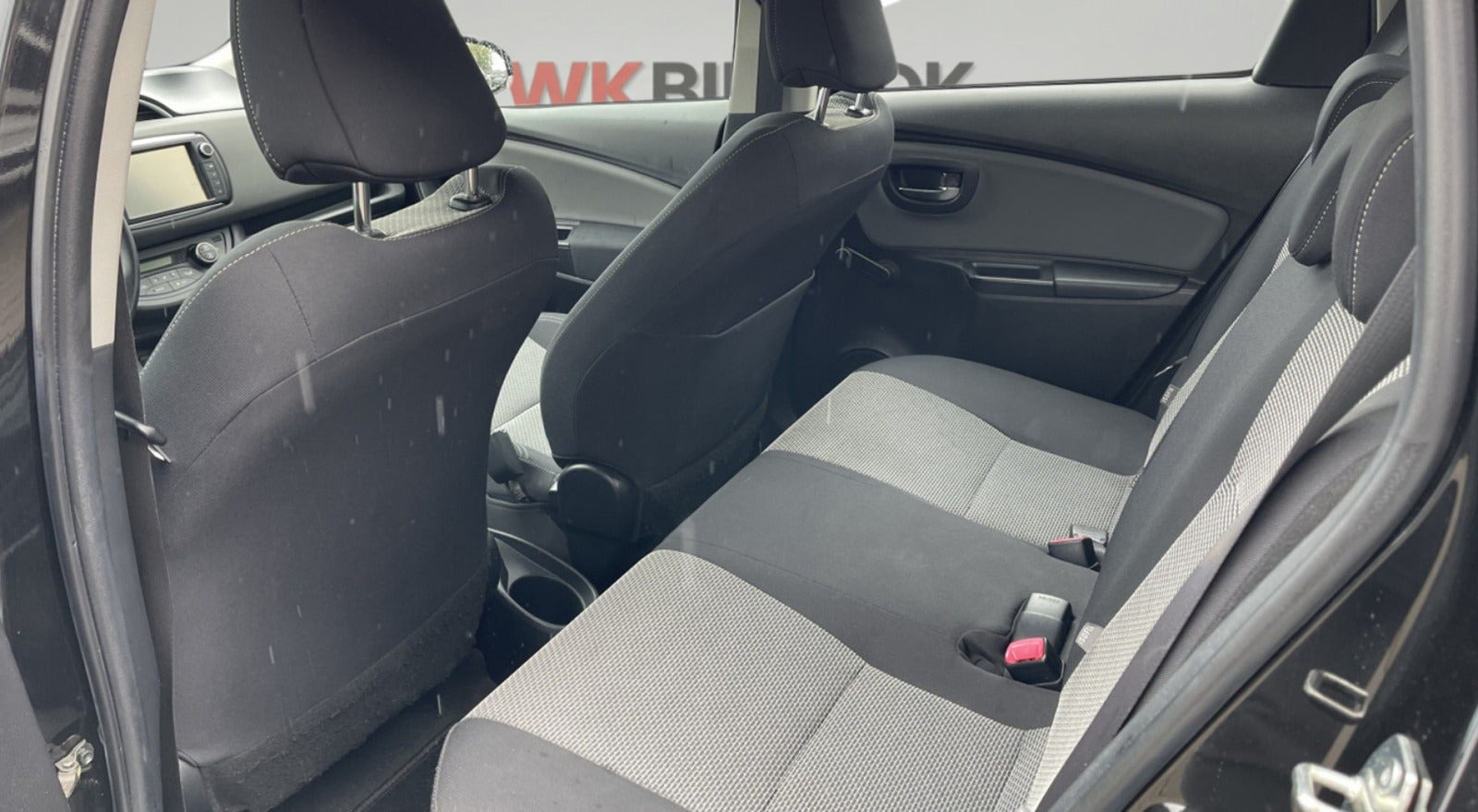 Sort Toyota Yaris fra 2015