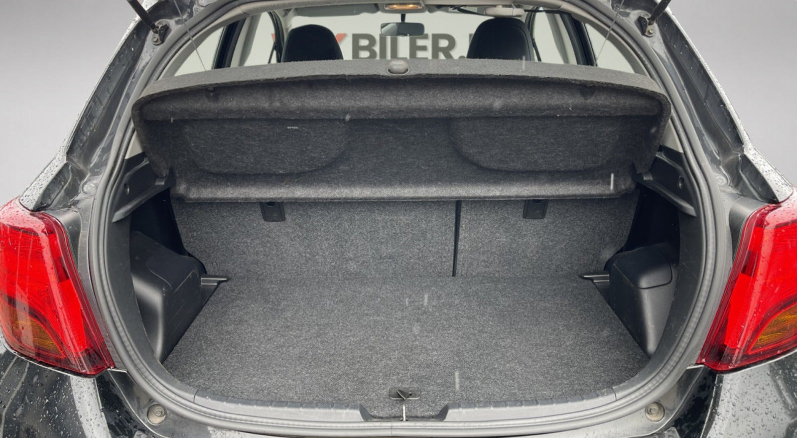Sort Toyota Yaris fra 2015