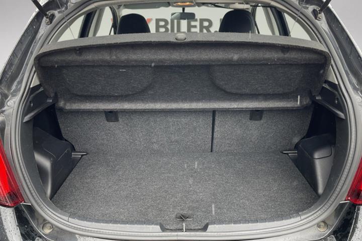 Sort Toyota Yaris fra 2015
