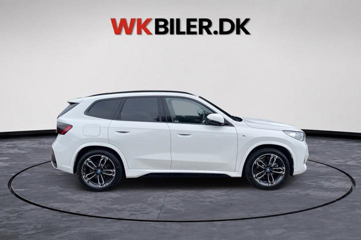 Hvid BMW iX1 fra 2023