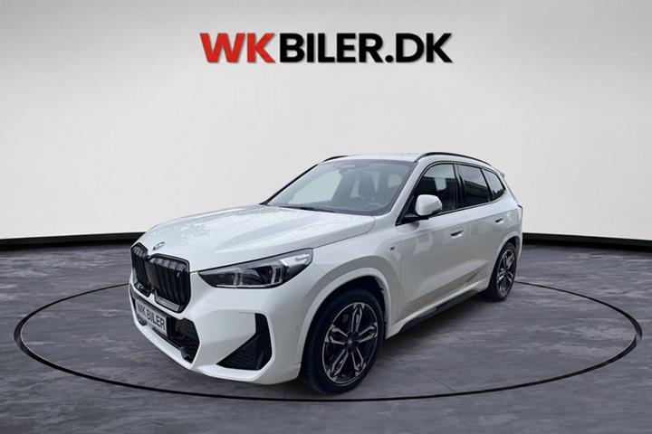 Hvid BMW iX1 fra 2023