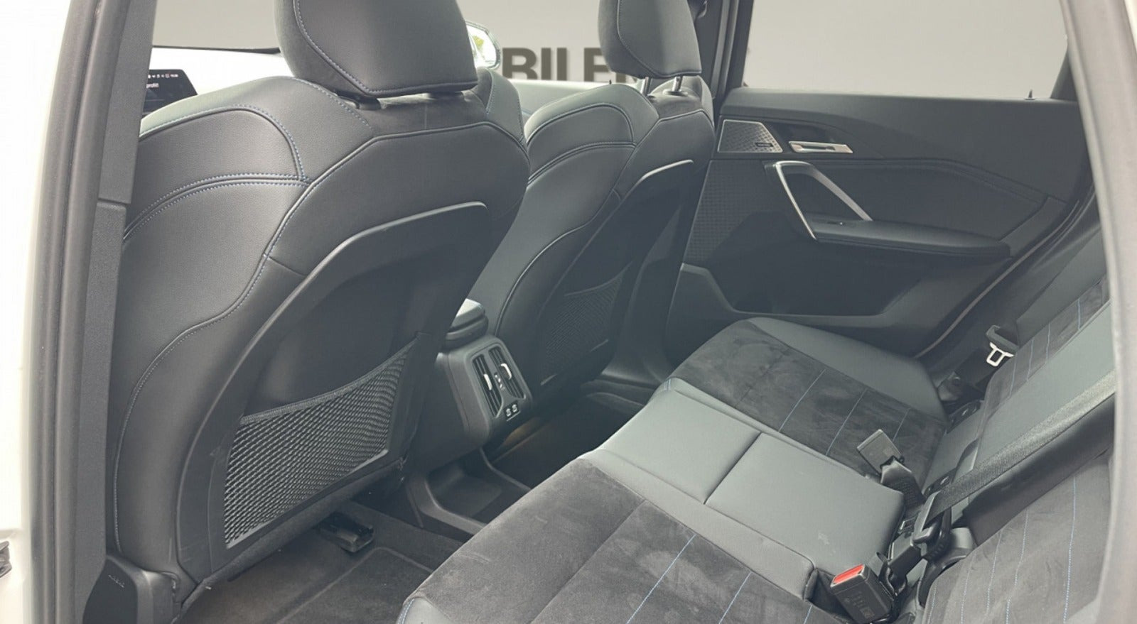 Hvid BMW iX1 fra 2023