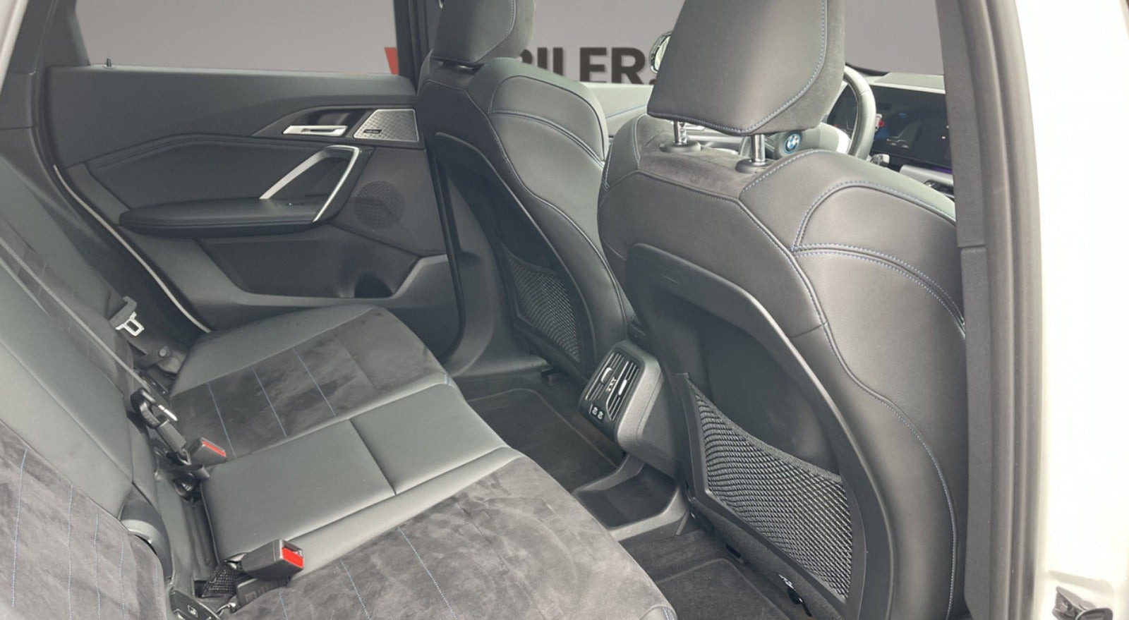 Hvid BMW iX1 fra 2023