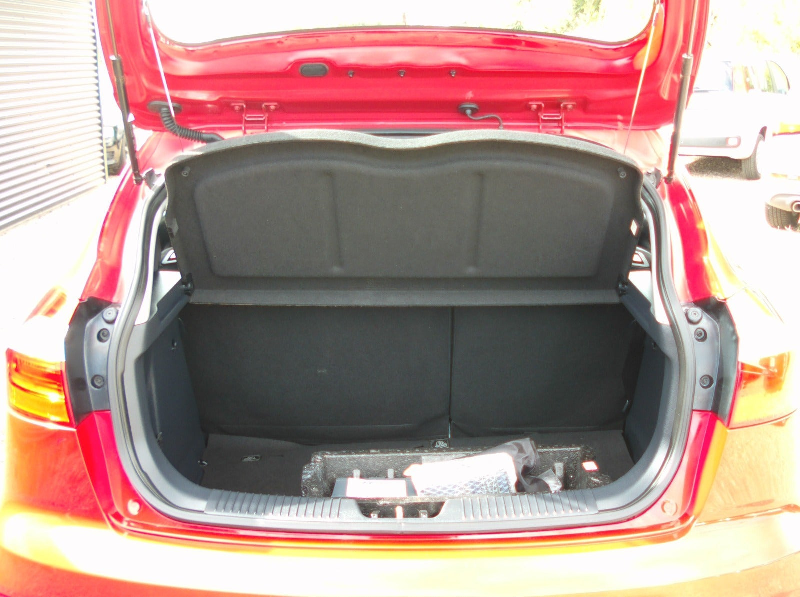 Rød Kia Rio fra 2015