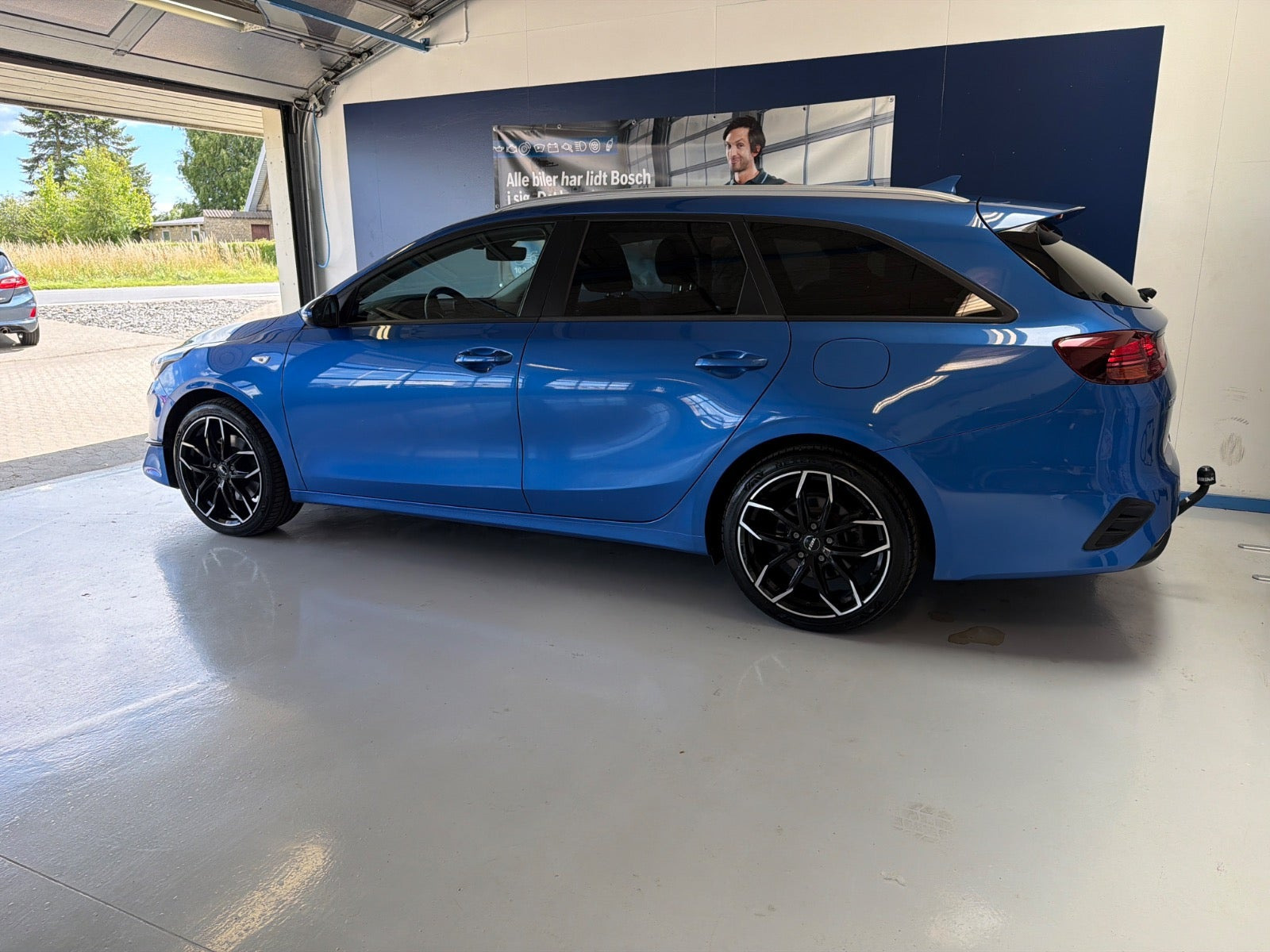 Blå Kia Ceed fra 2024