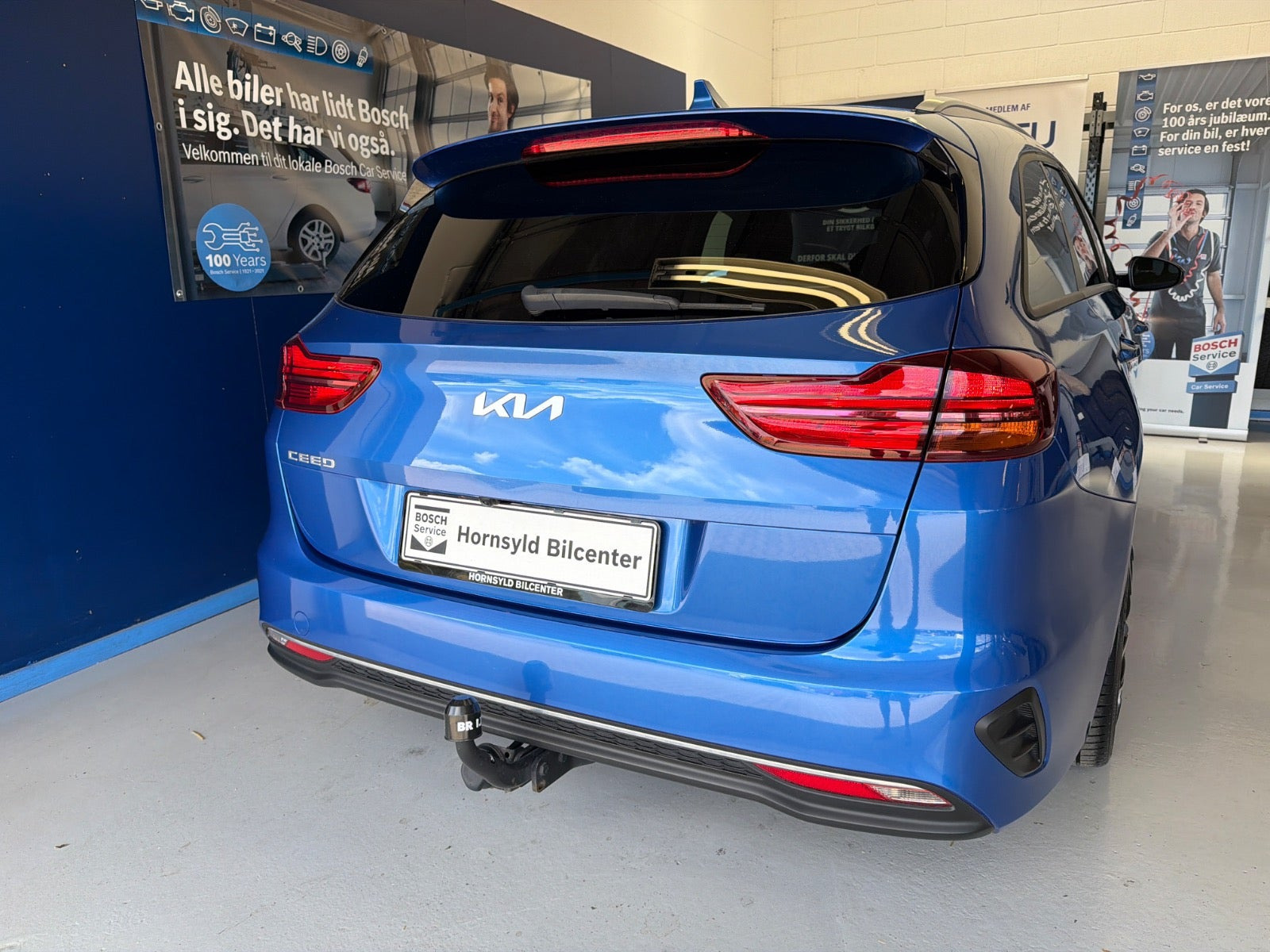 Blå Kia Ceed fra 2024