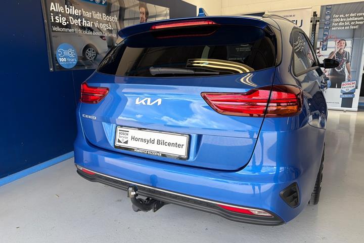 Blå Kia Ceed fra 2024