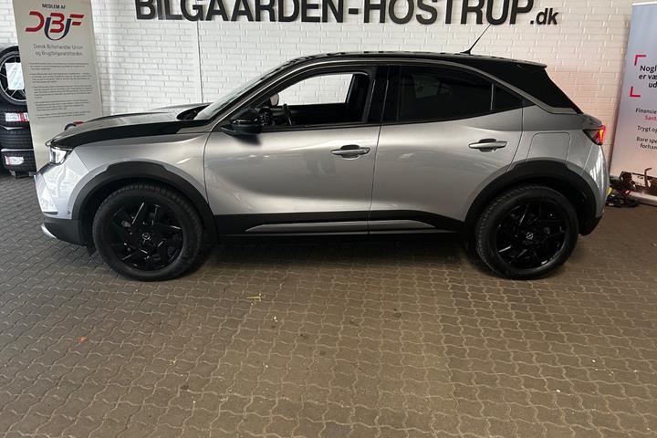 Grå Opel Mokka-e fra 2022
