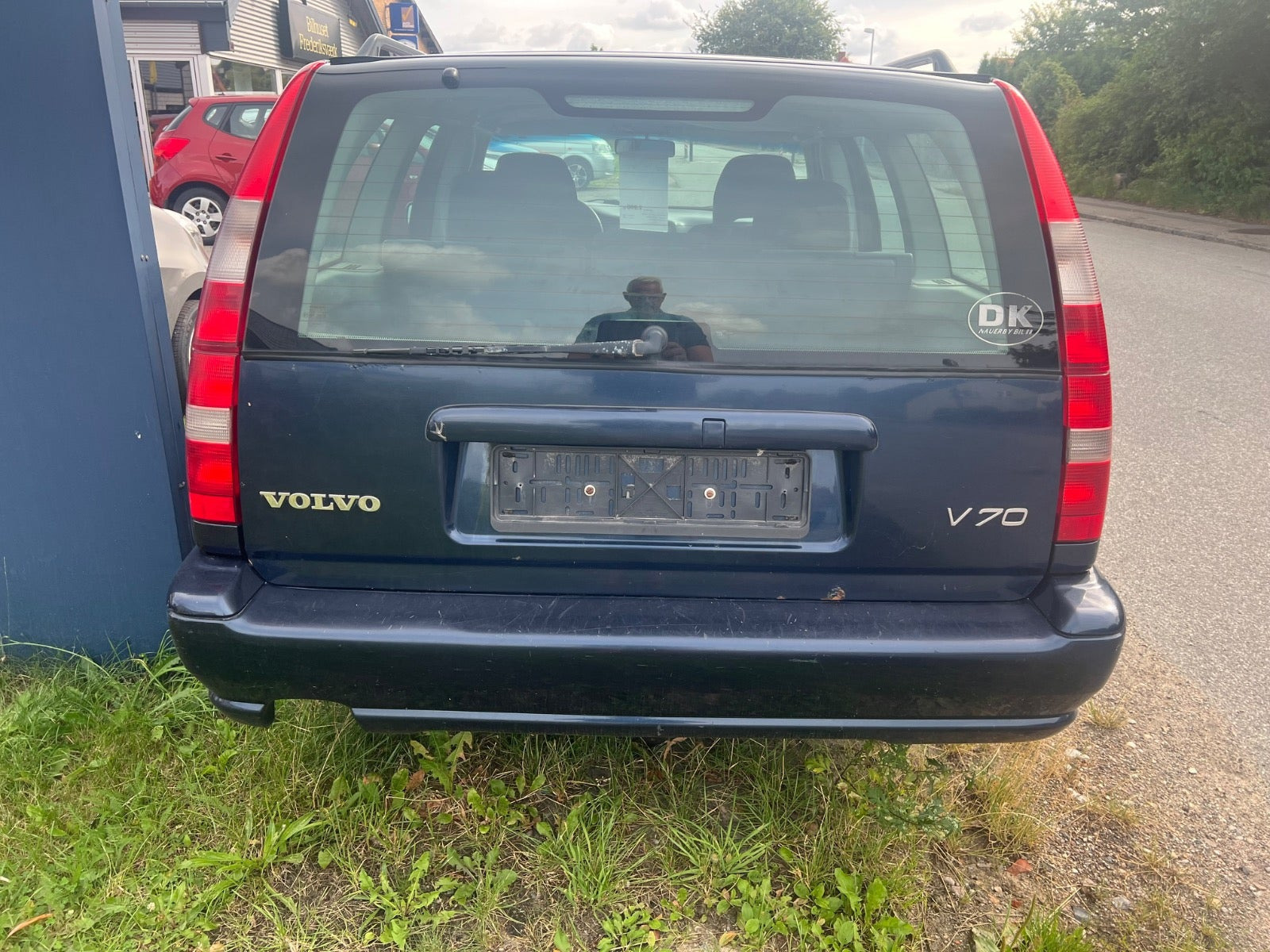 Blå Volvo V70 fra 1997