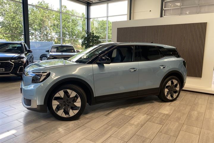 Blå Ford Explorer fra 2025