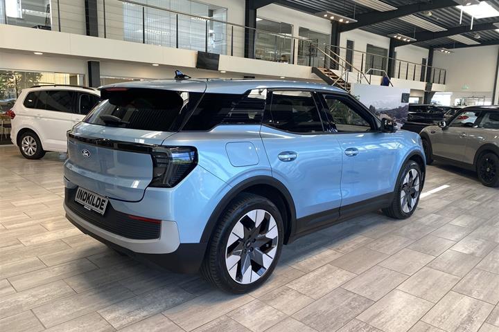 Blå Ford Explorer fra 2025