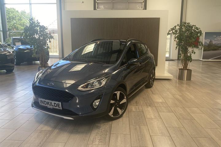Blå Ford Fiesta fra 2020
