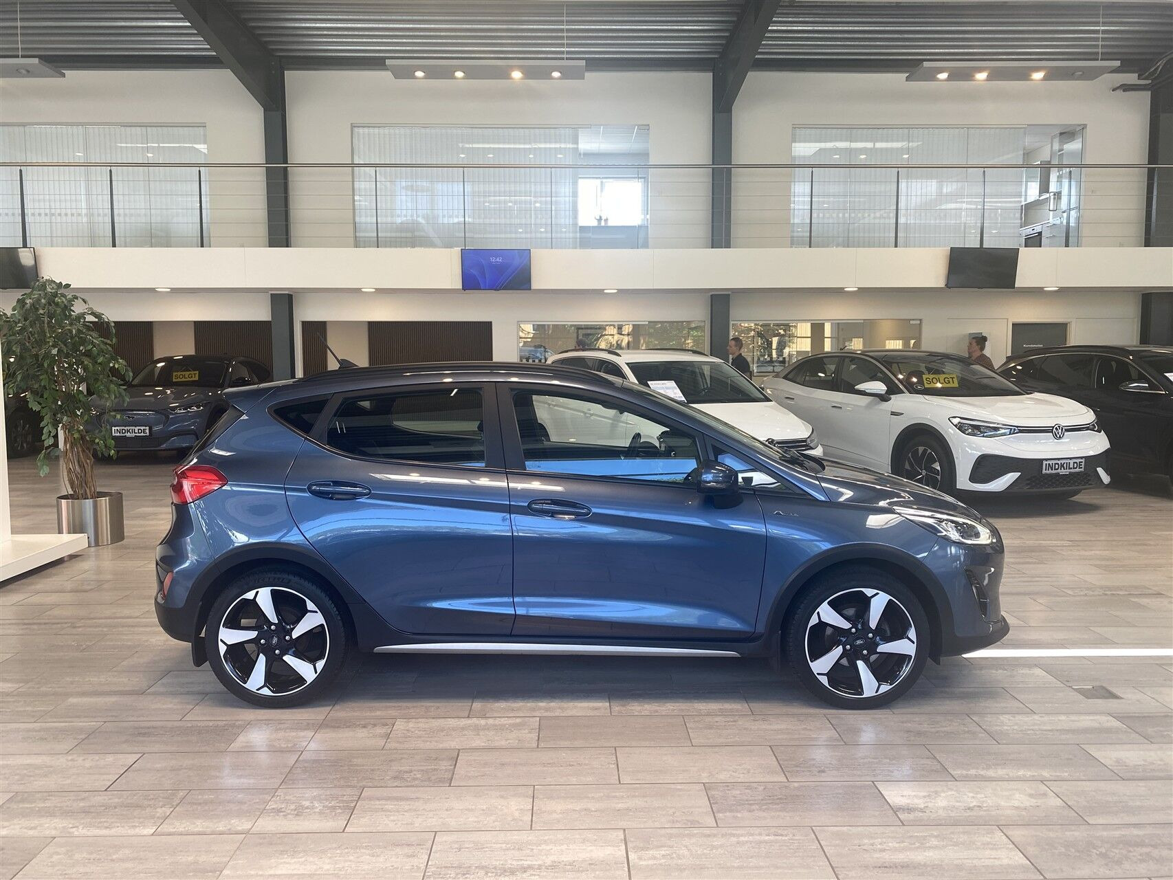 Blå Ford Fiesta fra 2020