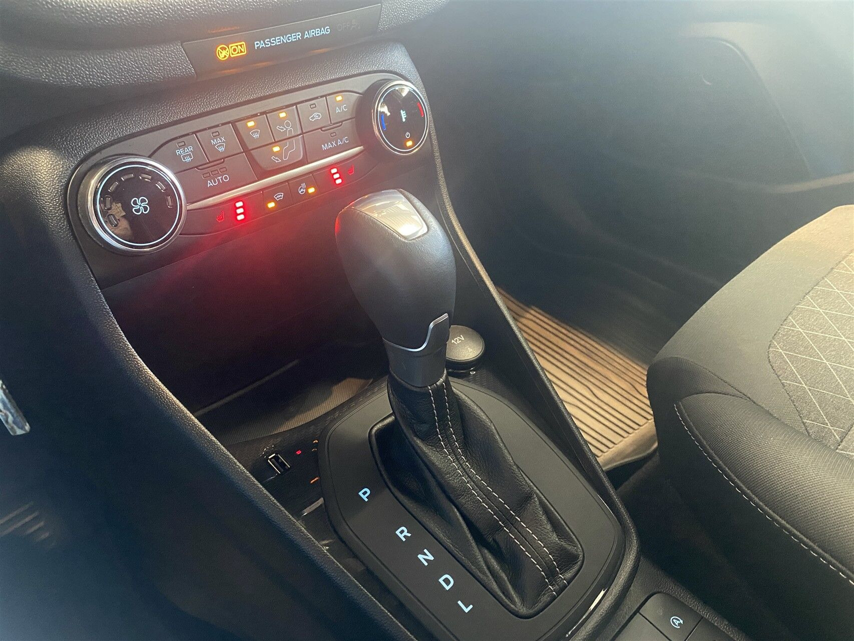 Blå Ford Fiesta fra 2020