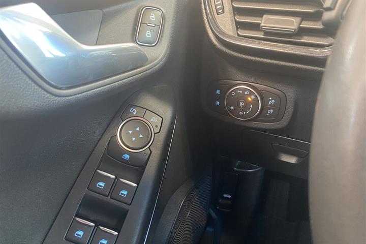Blå Ford Fiesta fra 2020