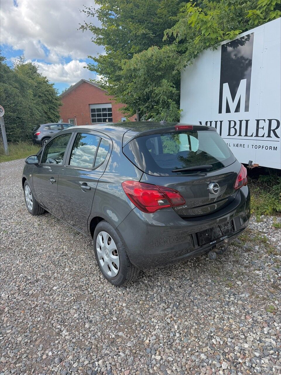 Grå Opel Corsa fra 2017