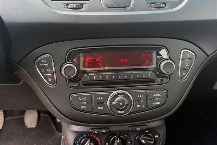 Grå Opel Corsa fra 2017