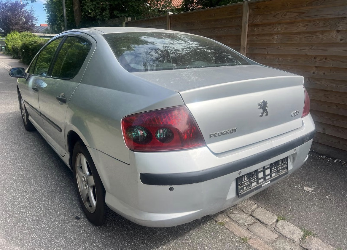 Sølv Peugeot 407 fra 2005