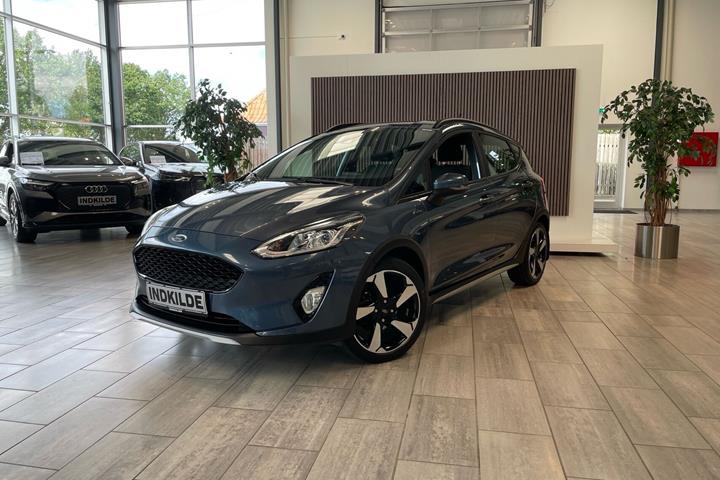 Blå Ford Fiesta fra 2020 set udefra