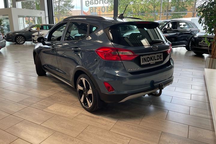 Blå Ford Fiesta fra 2020