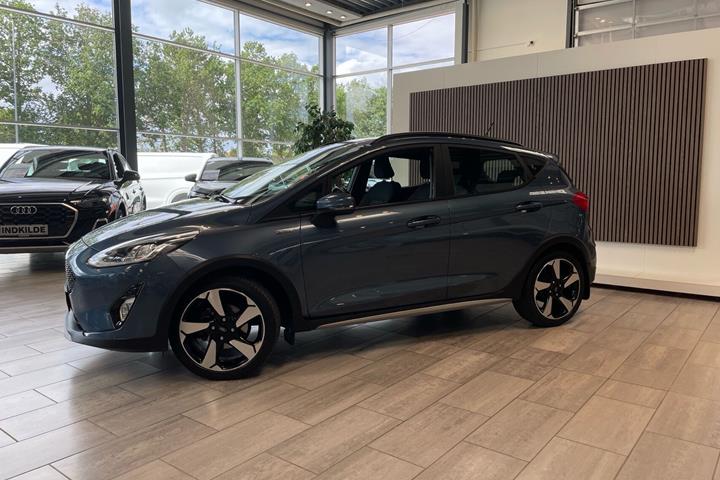 Blå Ford Fiesta fra 2020