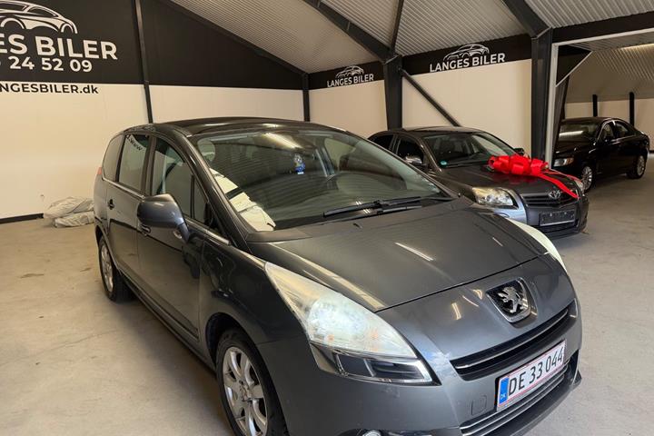 Grå Peugeot 5008 fra 2010