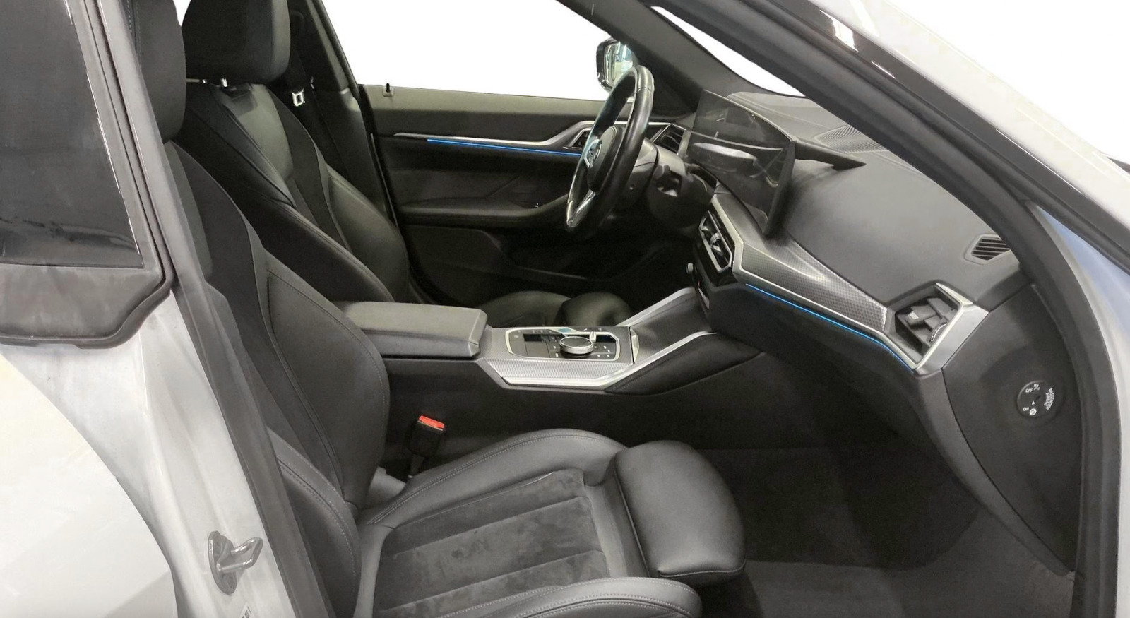 Hvid BMW i4 fra 2024