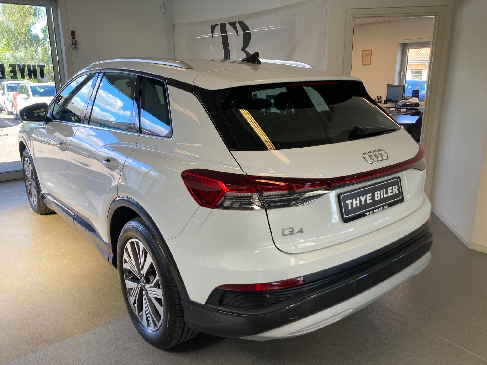 Hvid Audi Q4 e-tron fra 2023