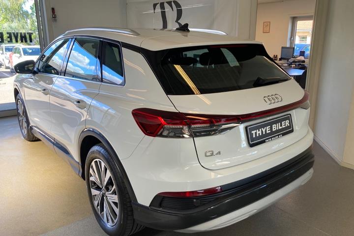 Hvid Audi Q4 e-tron fra 2023