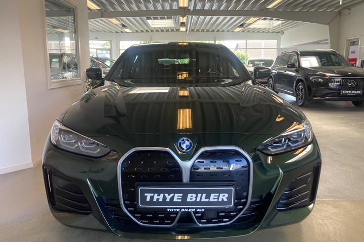 Grøn BMW i4 fra 2023
