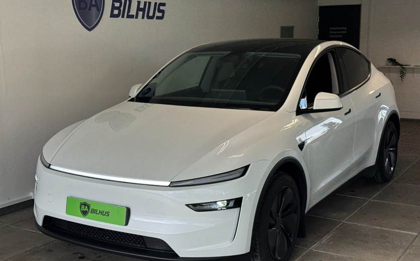 Tesla Model Y Long Range RWD
