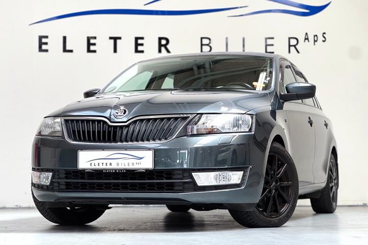 Grå Skoda Rapid fra 2015