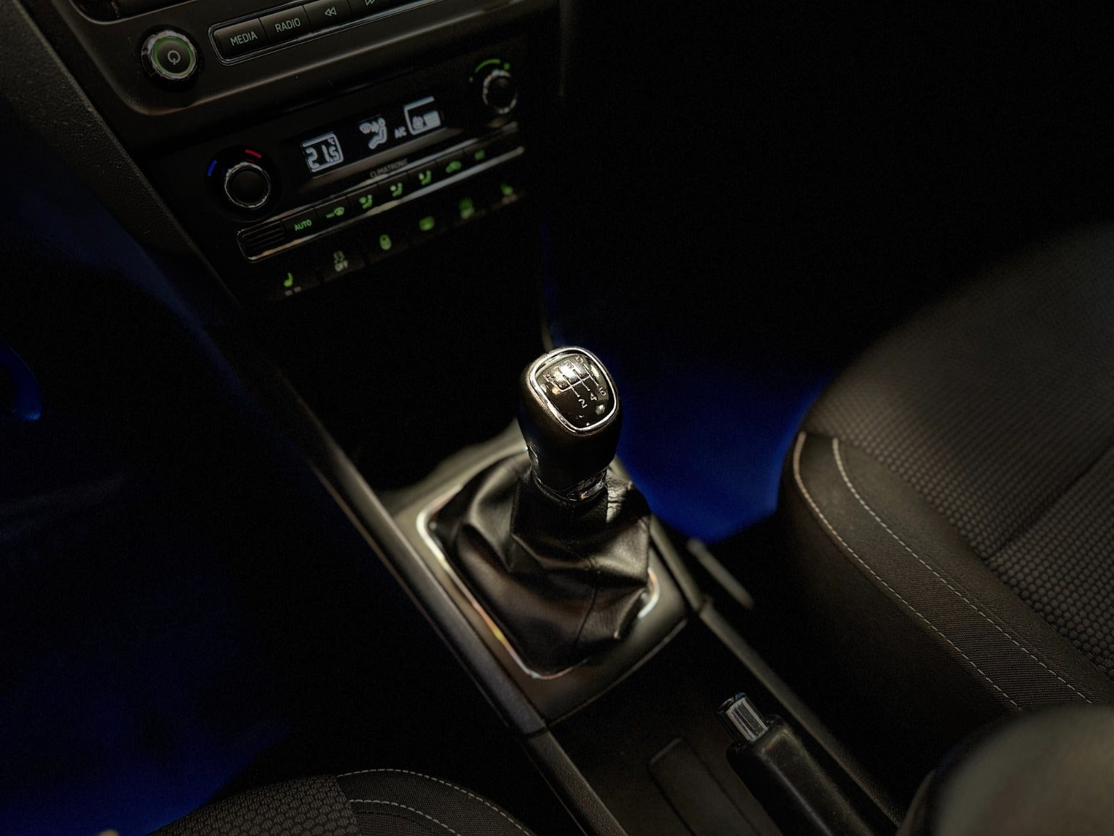 Grå Skoda Rapid fra 2015