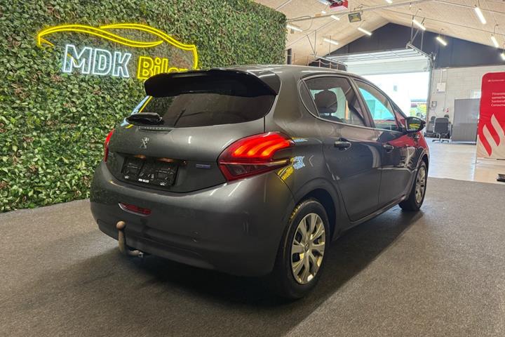 undefined Peugeot 208 fra 2016