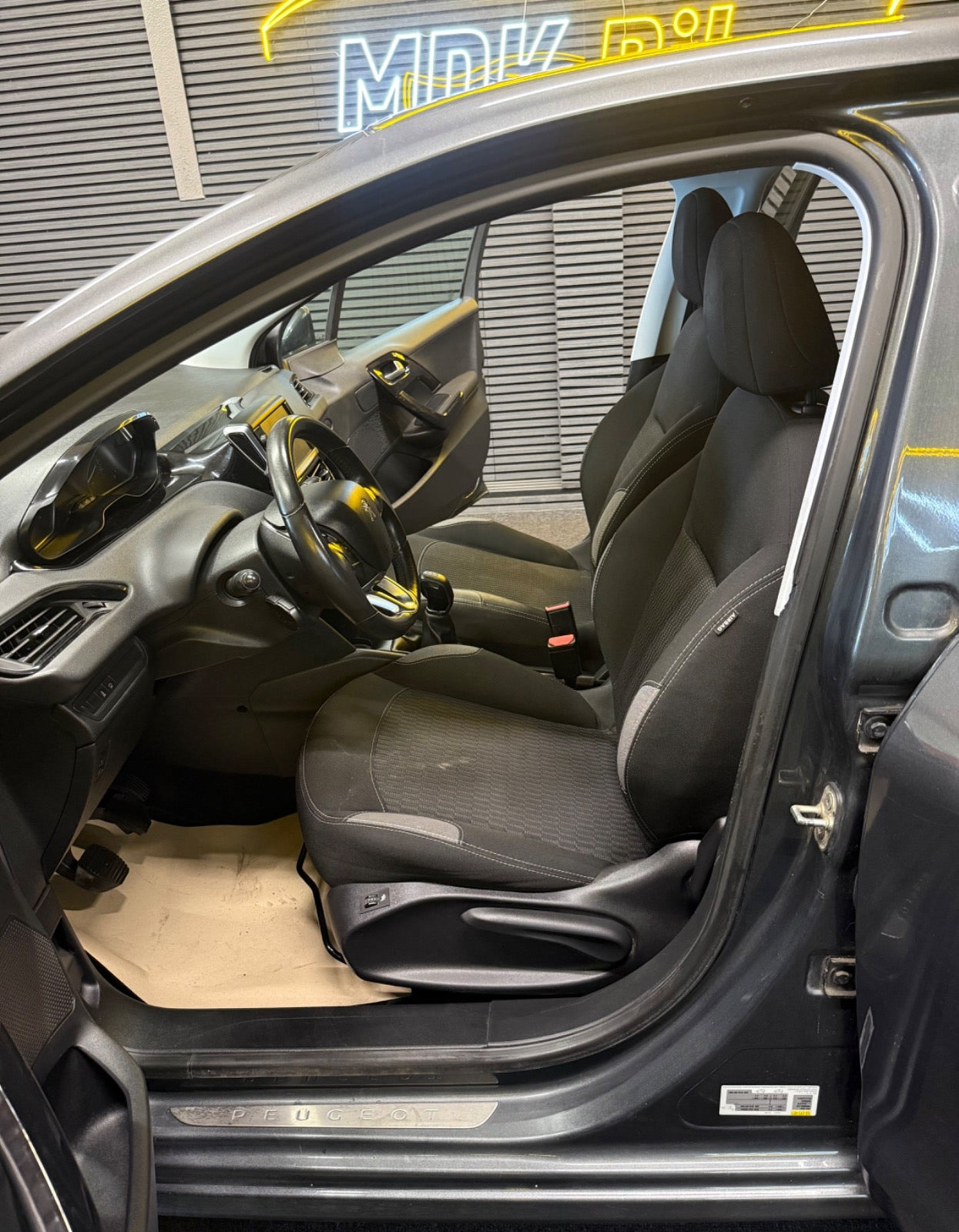 undefined Peugeot 208 fra 2016