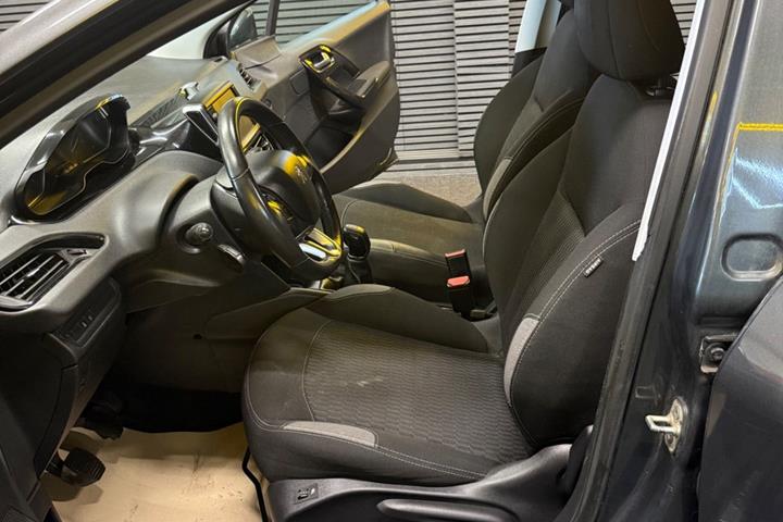 undefined Peugeot 208 fra 2016