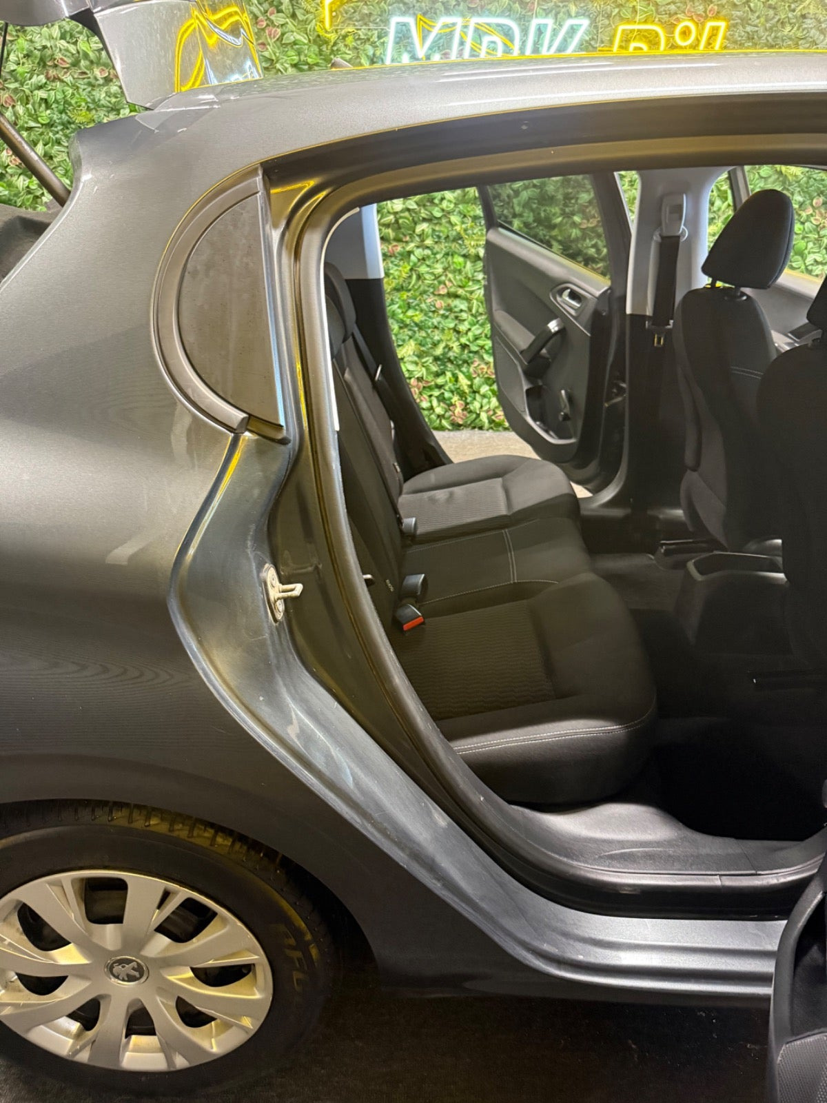 undefined Peugeot 208 fra 2016