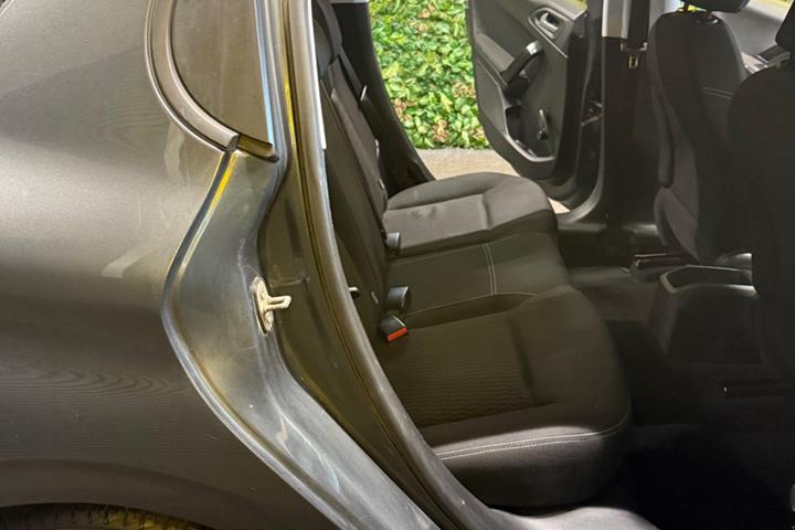 undefined Peugeot 208 fra 2016