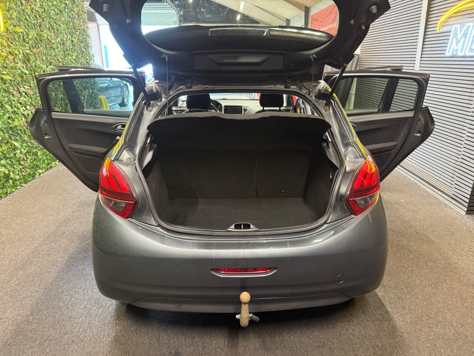 undefined Peugeot 208 fra 2016