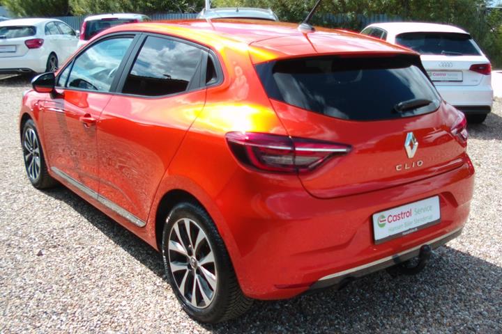 Orange Renault Clio V fra 2020