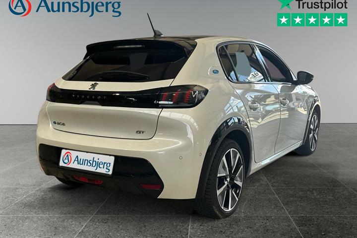 Hvid Peugeot e-208 fra 2021