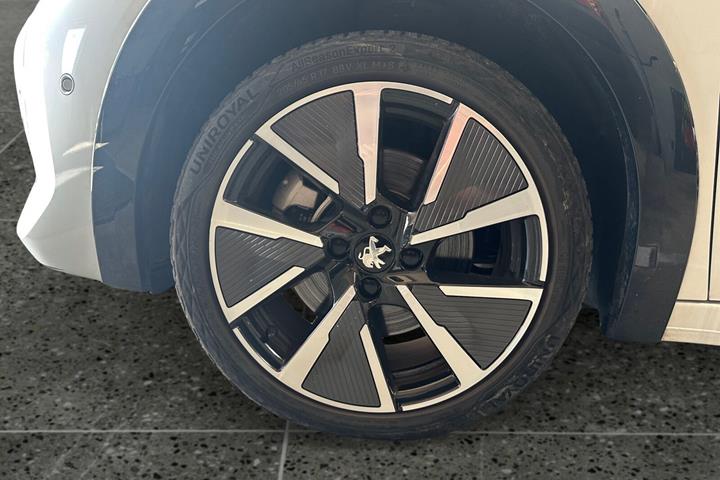 Hvid Peugeot e-208 fra 2021