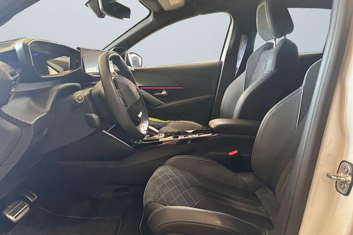 Hvid Peugeot e-208 fra 2021