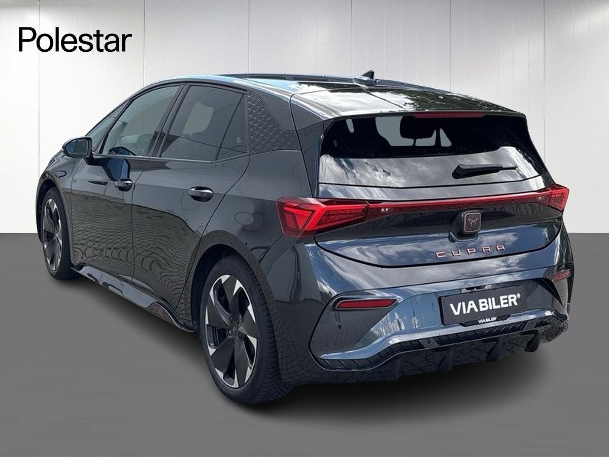 Grå Cupra Born fra 2024