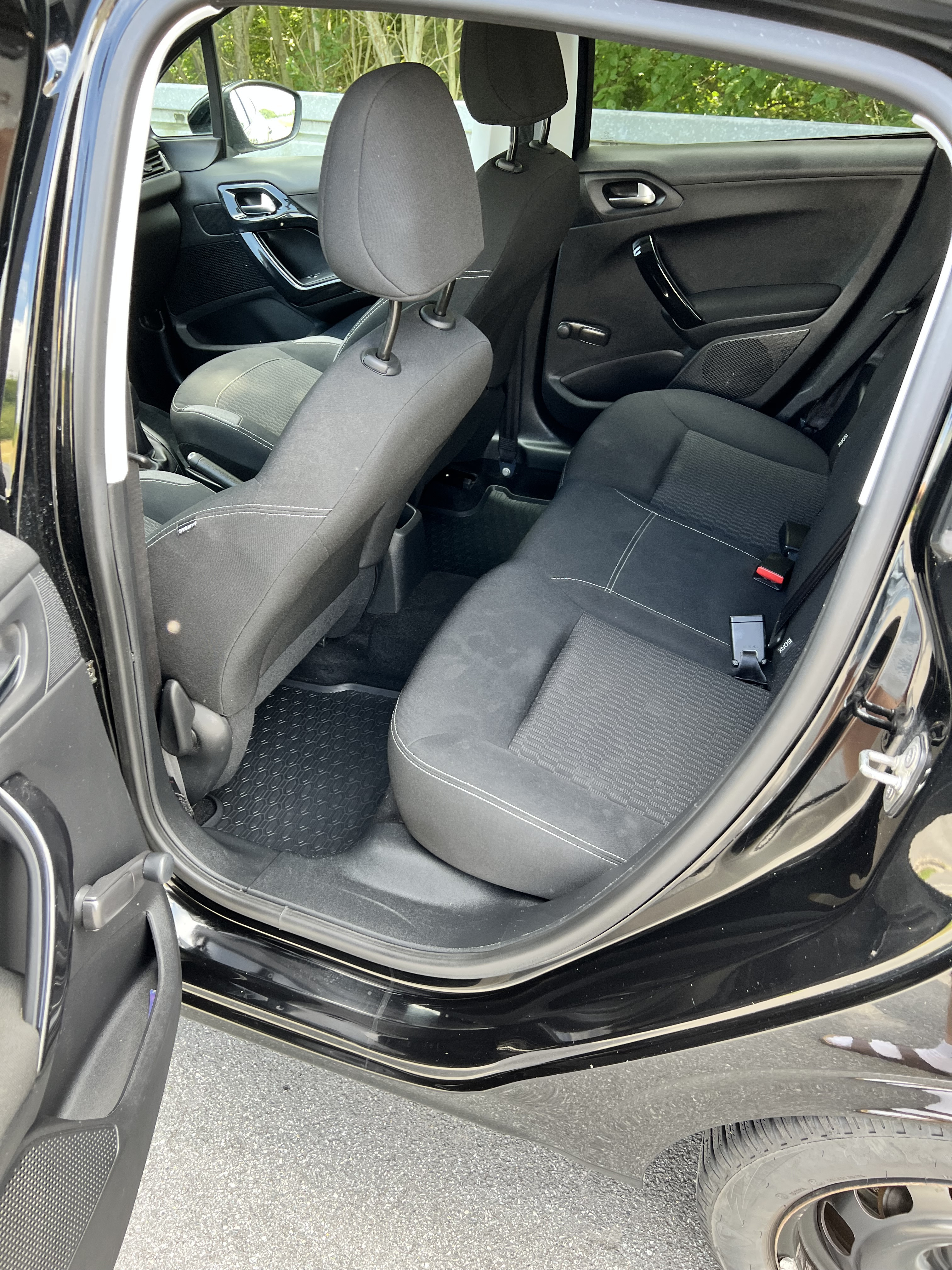 Sort Peugeot 208 fra 2016