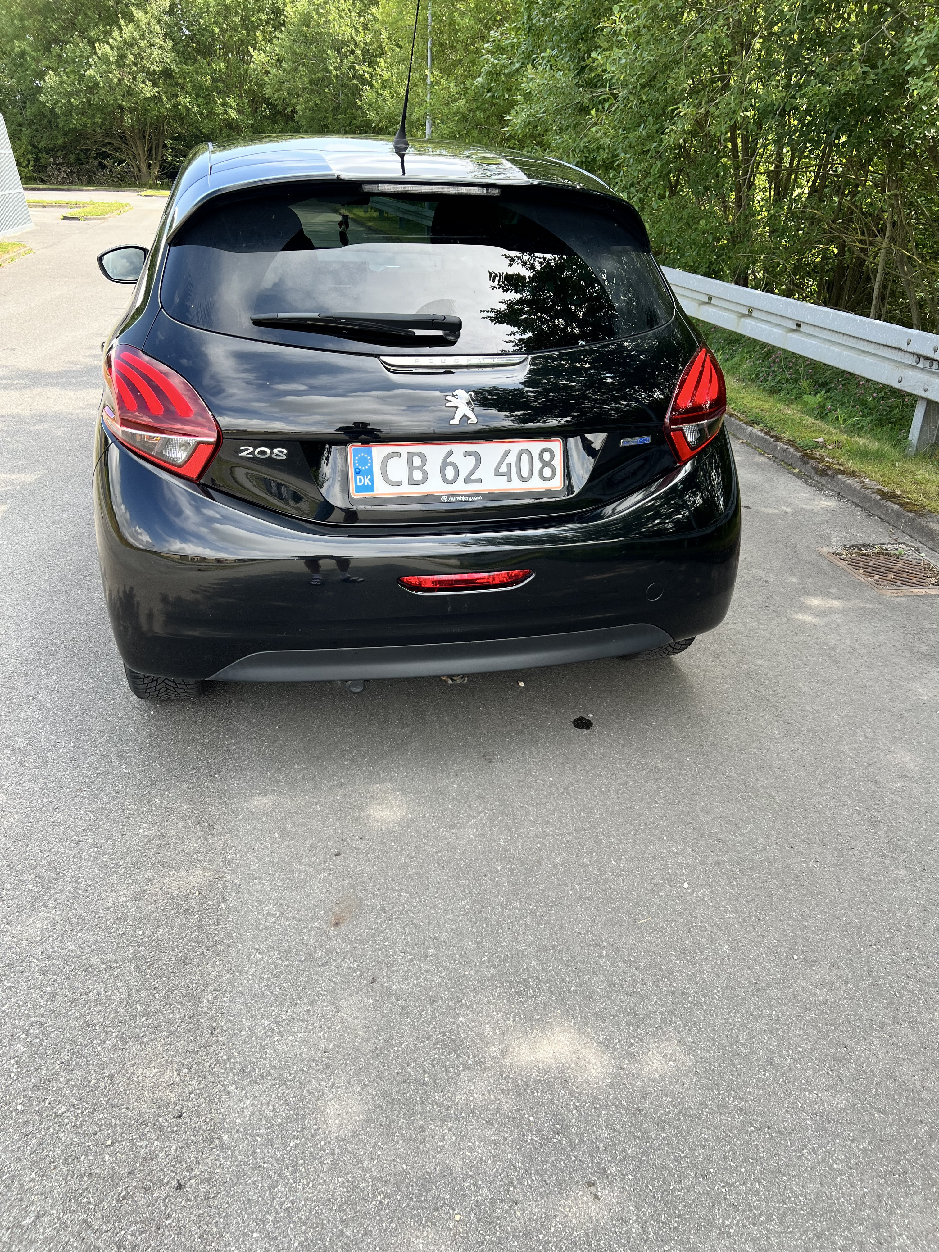 Sort Peugeot 208 fra 2016