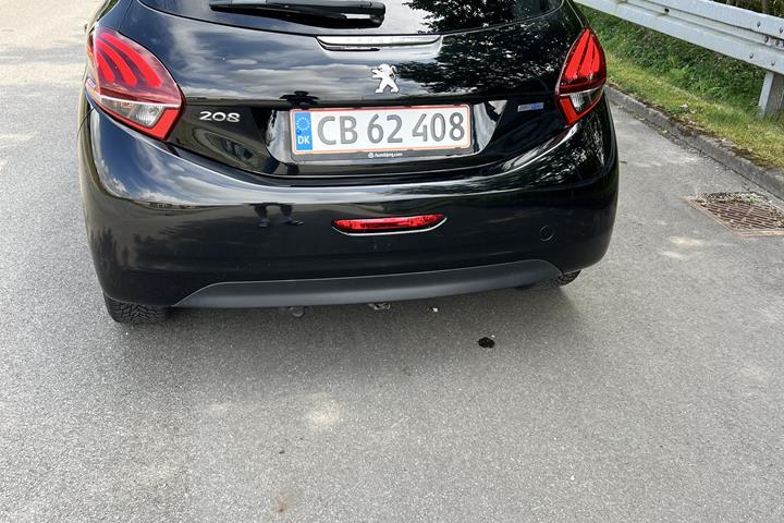 Sort Peugeot 208 fra 2016