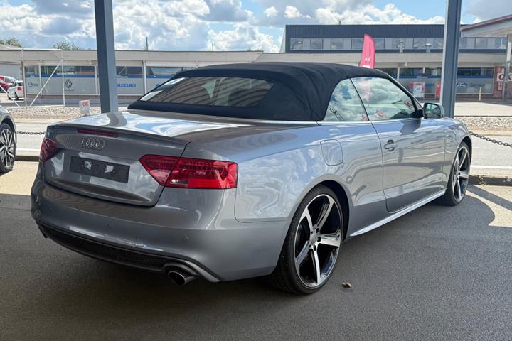 Grå Audi A5 fra 2015