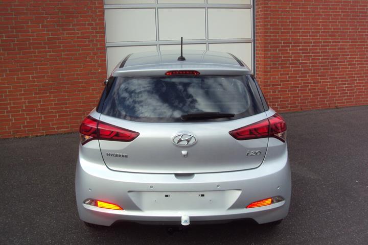 Sølv Hyundai i20 fra 2018
